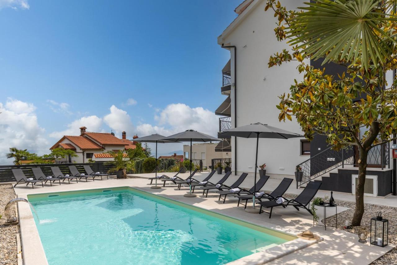 Villa Adriatic, Apartment Chiara With Sea View And Heated Swimming Pool, Free Private Parking, Ičići Eksteriør billede