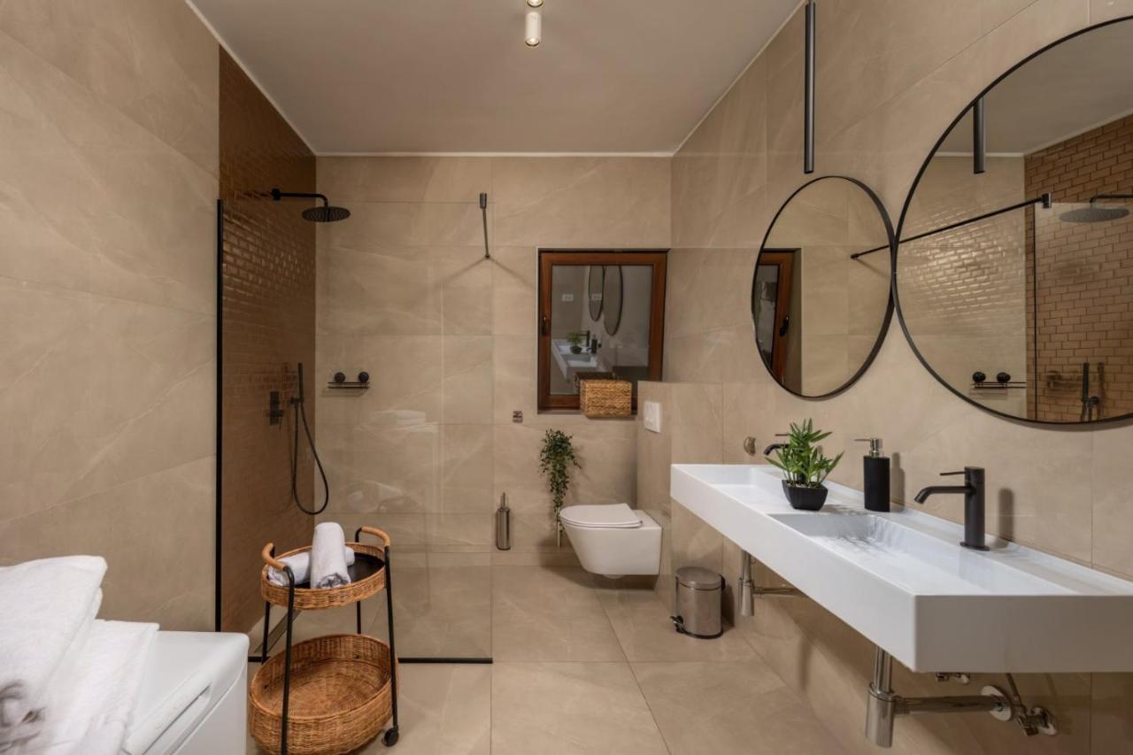 Villa Adriatic, Apartment Chiara With Sea View And Heated Swimming Pool, Free Private Parking, Ičići Eksteriør billede