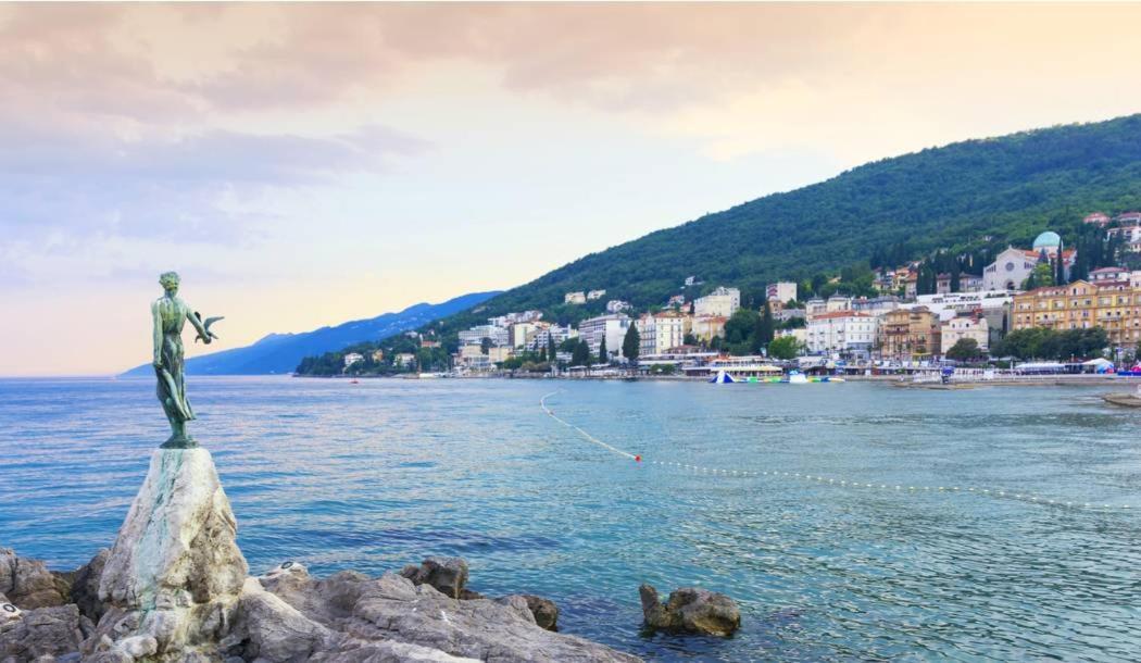Villa Adriatic, Apartment Chiara With Sea View And Heated Swimming Pool, Free Private Parking, Ičići Eksteriør billede